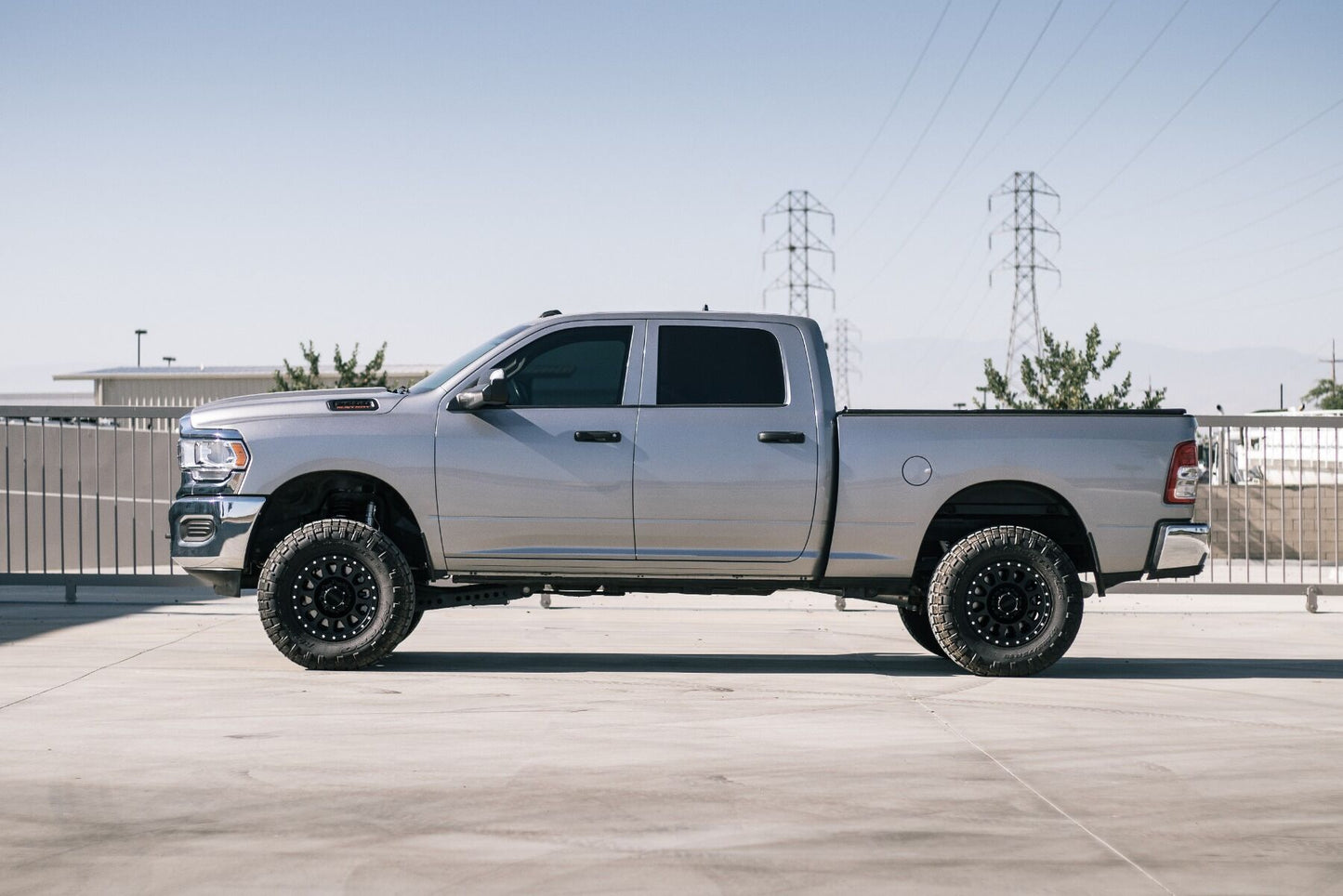 Cognito 3-Inch Performance Leveling Kit With Fox PS 2.0 IFP Shocks for 14-23 RAM 2500 4WD