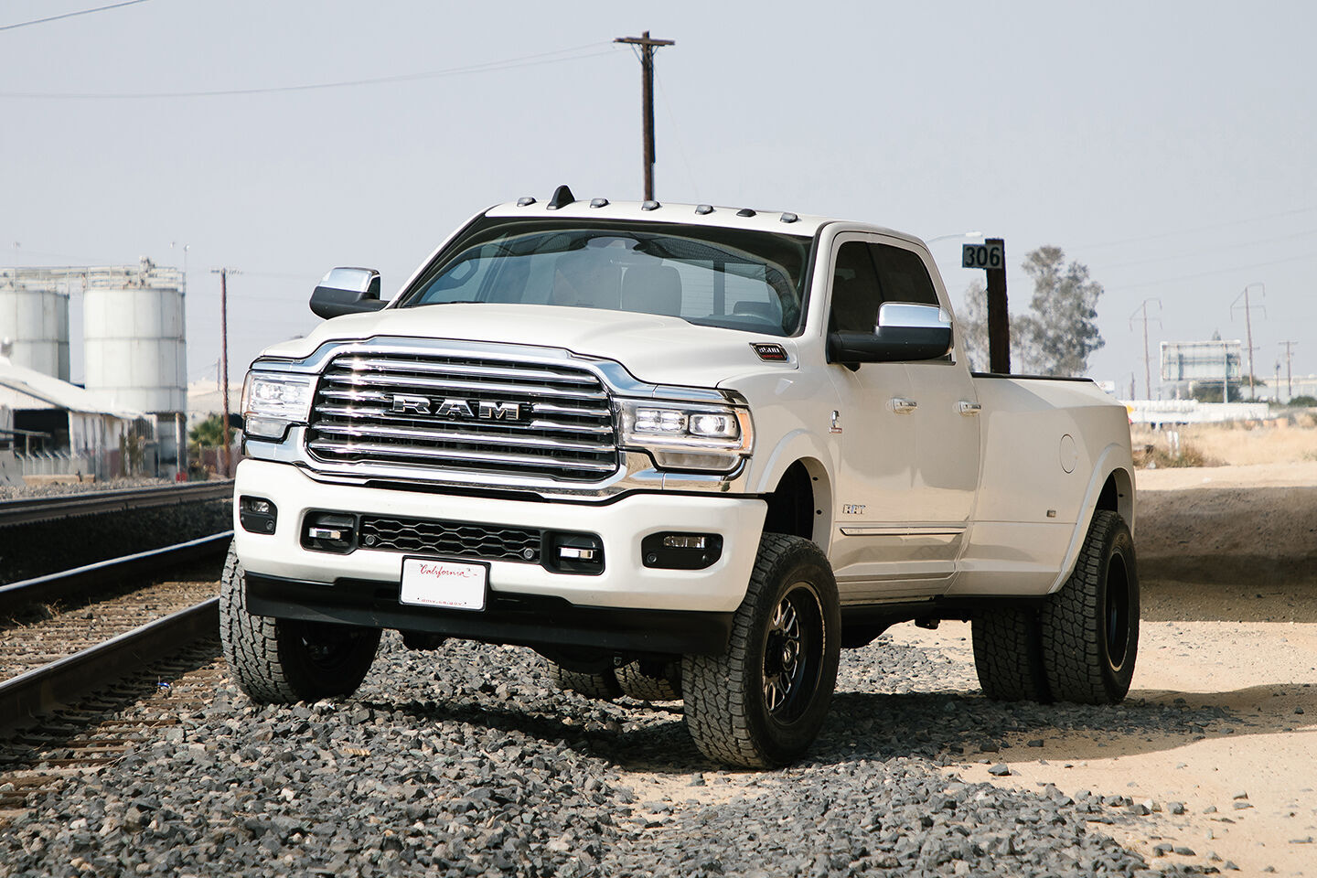 Cognito 3-Inch Performance Leveling Kit With Fox PS 2.0 IFP Shocks For 13-23 RAM 3500 4WD